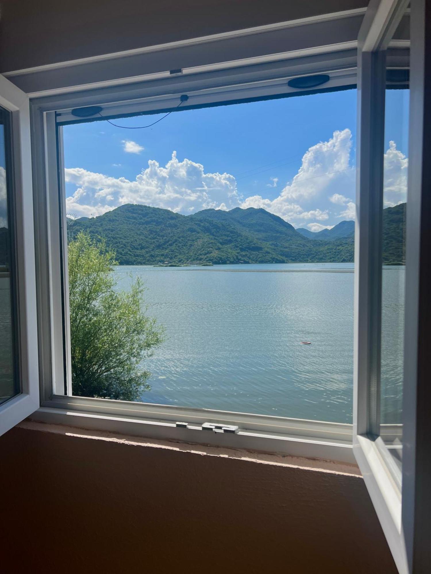 Lakeside Harmony Apartment Golubovci ภายนอก รูปภาพ