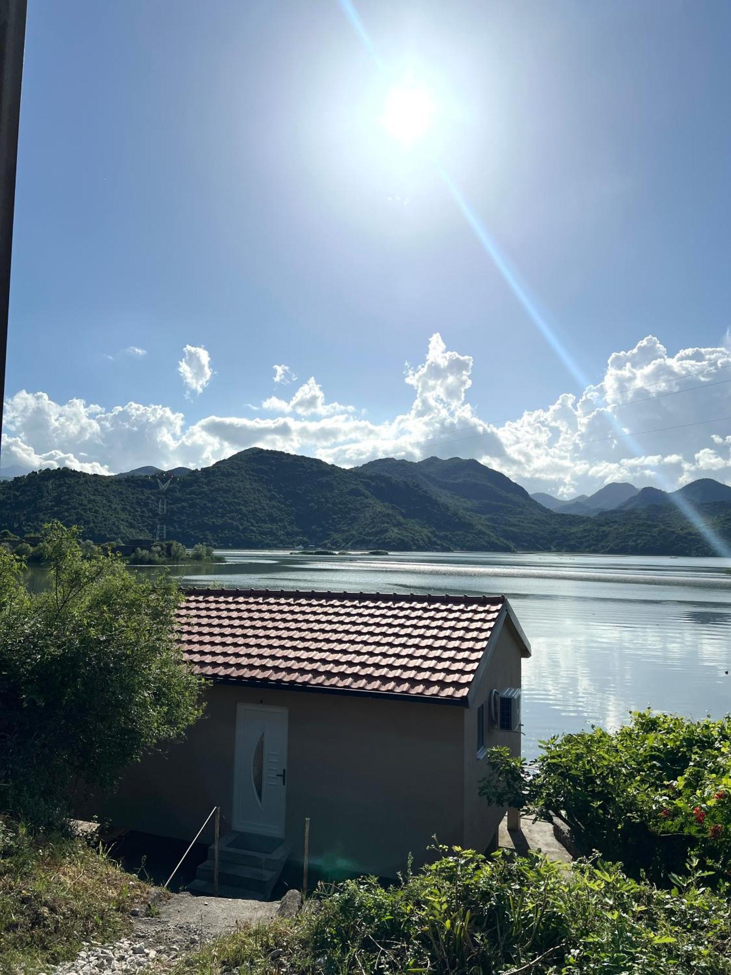 Lakeside Harmony Apartment Golubovci ภายนอก รูปภาพ