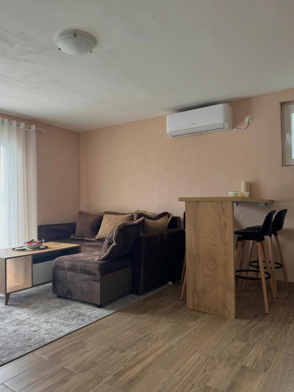 Lakeside Harmony Apartment Golubovci ภายนอก รูปภาพ