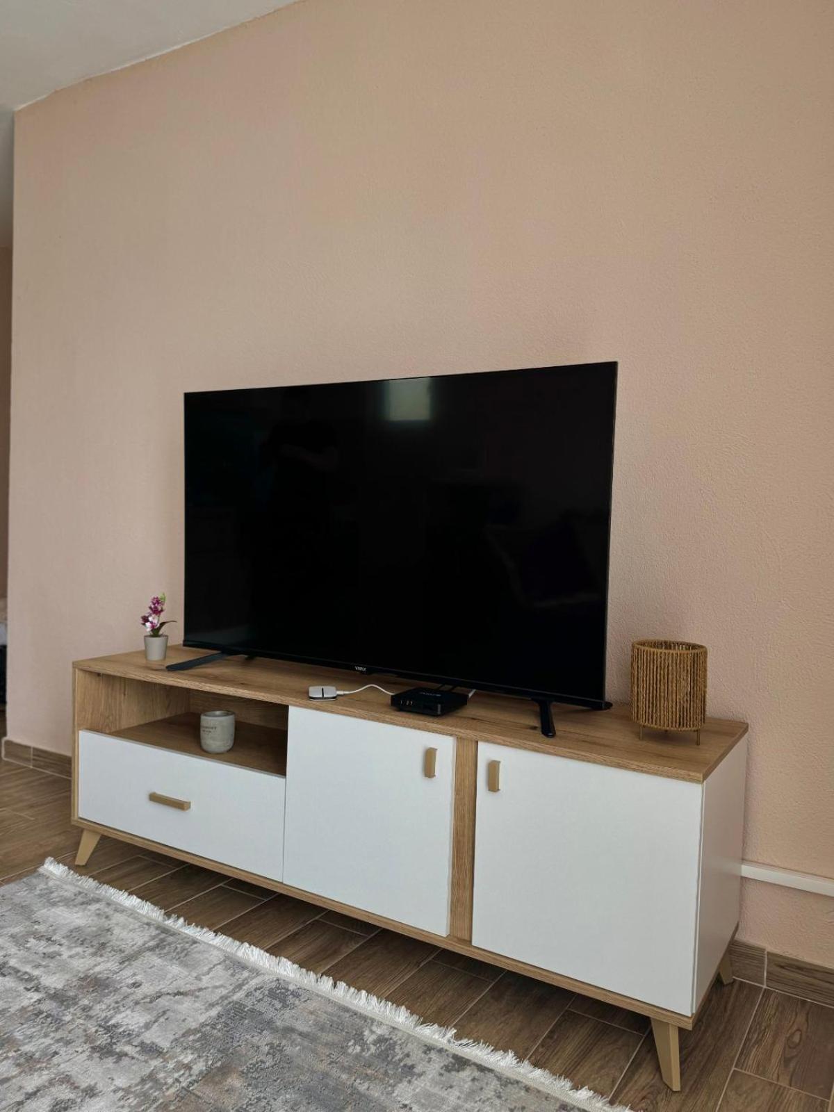 Lakeside Harmony Apartment Golubovci ภายนอก รูปภาพ